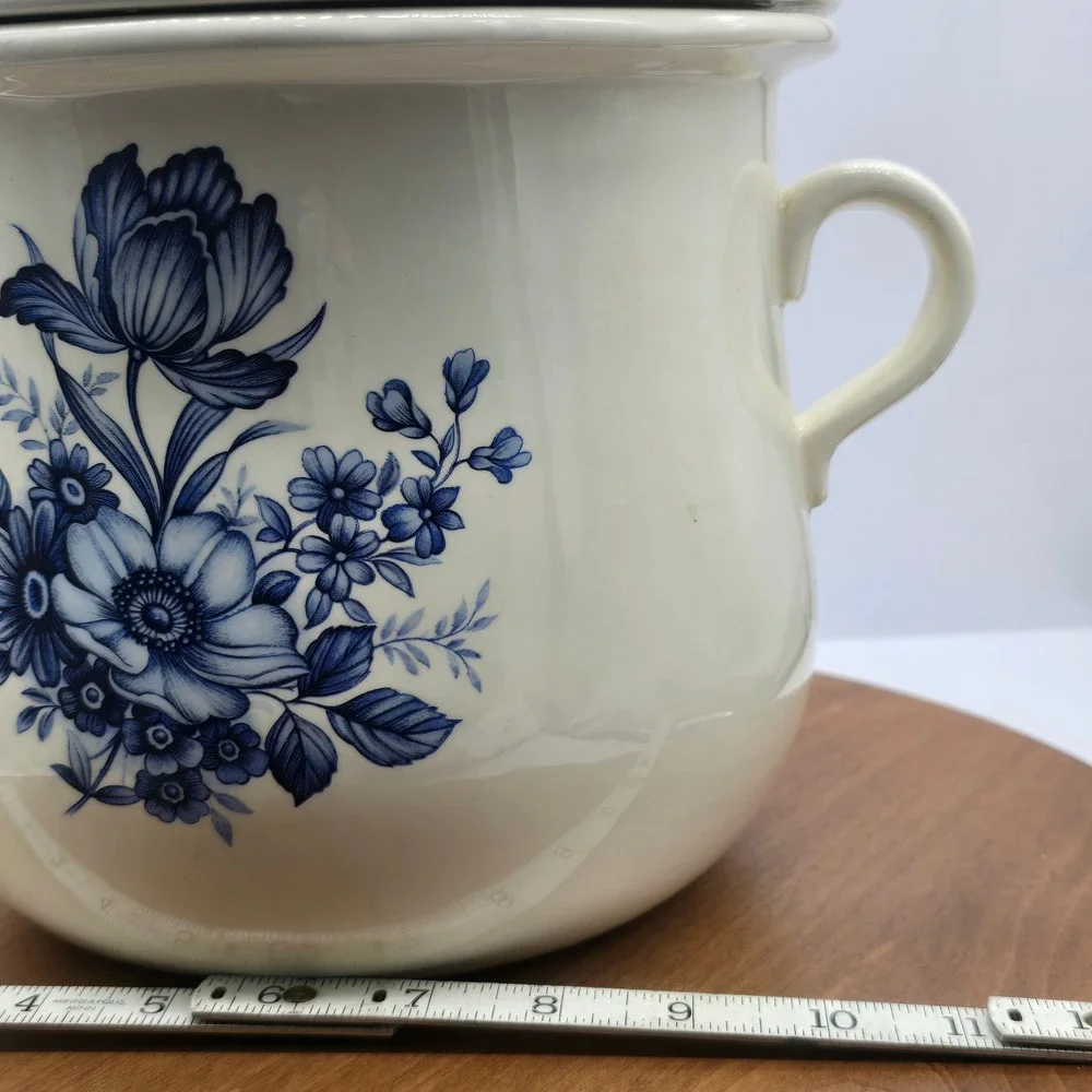 Vintage Pot with Lid Blue Onion Floral Design Cream Color Two Handles‎